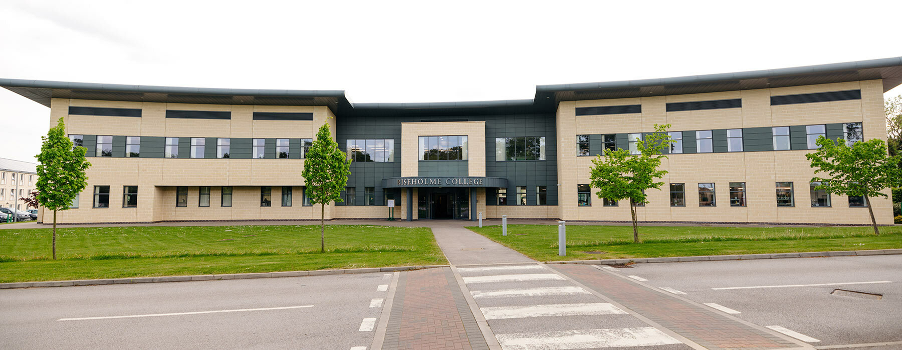 Outside Riseholme College main building2